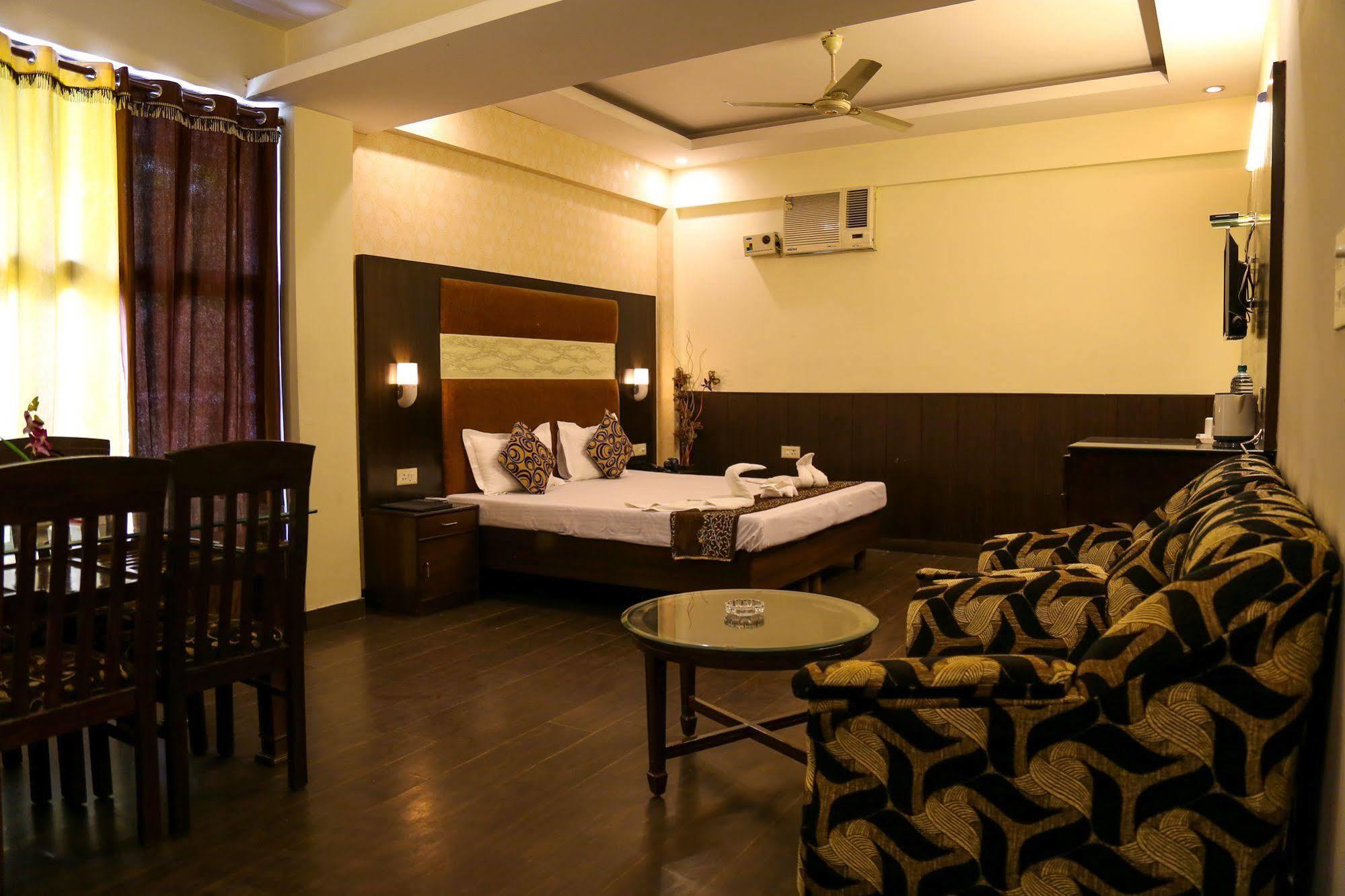 Hotel Grand Legacy Dehradun Exterior photo